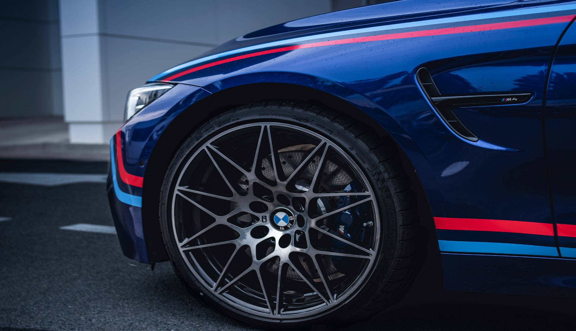 BMW külső kiegészítők – M sport lökhárító, toldat, diffúzor, tükörház és spoilerek a sportos megjelenéshez