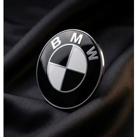 BMW sytle  82mm , 74mm ,  fekete  fehér embléma 
