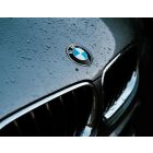Gyári BMW 82mm-es motorháztető - csomagtartó embléma 51148132375